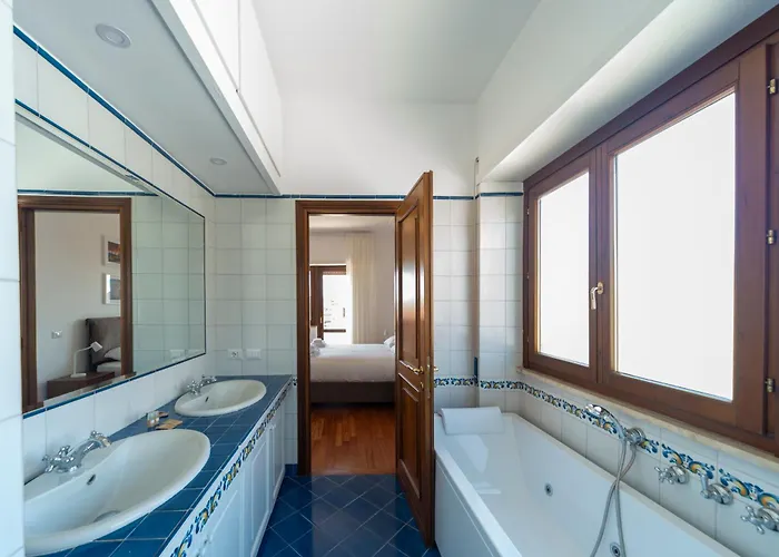 Cardinal Mistrangelo - Next To The Metro Station, Large And Comfortable Penthouse With Terrace Rome