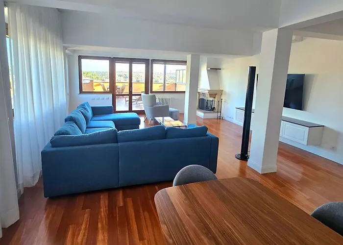 Appartement Cardinal Mistrangelo - Next To The Metro Station, Large And Comfortable Penthouse With Terrace