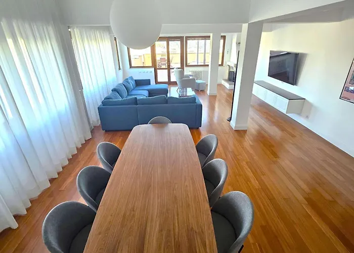 Cardinal Mistrangelo - Next To The Metro Station, Large And Comfortable Penthouse With Terrace Appartement *
